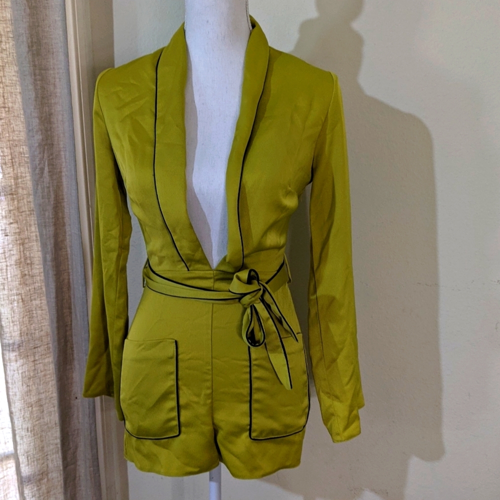Missguided Deep V Belted Satin Romper sz US 2